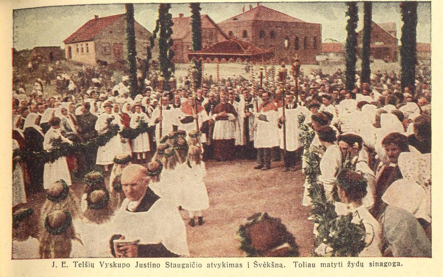 File:Bishop Staugaitis enters Švėkšna.jpeg